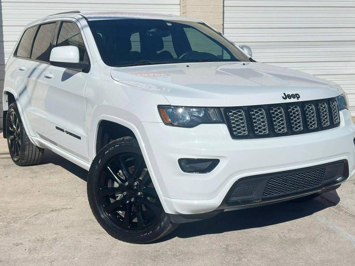 JEEP GRAND CHEROKEE 2018 1C4RJFAG2JC257311 image